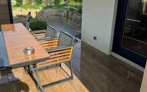 Terrasse en dallage sur plots et gr�s c�rame19401