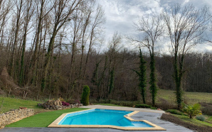 Plage de piscine en DM Green� et dallage8409