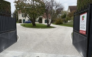 Cour en Alv�ostar� et Pav� la couture�22665