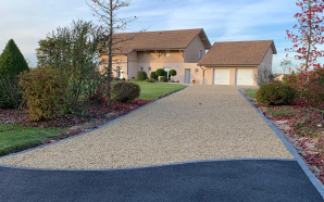 All�e de garage en Gravistar� Pav� la Couture� et enrob� noir � chaud 8397