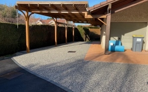 Cour en enrob noir  chaud et bton dsactiv8496