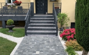 Entr�e de maison en pavage dallage9215