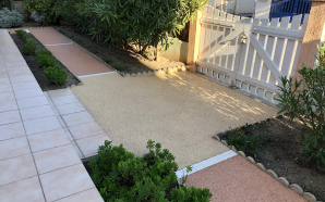 Alle de jardin en bton poreux9493