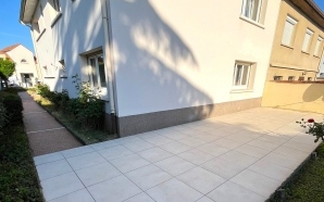 Terrasse en gr�s c�rame et  chemin pi�ton Hydrostar� corail21791