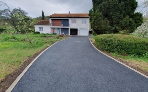 Chemin d'accs en enrob  chaud22542