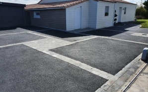 Cour en enrob  chaud12680