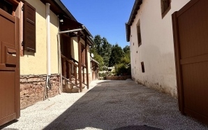 Cour en Alvostar21672