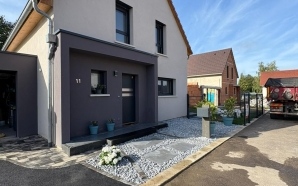 Entr�e de maison en dallage , pavage et enrob�22565