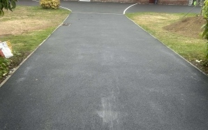 Cour en enrob  chaud23165