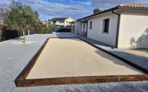 Cour int�rieure drainante et terrain de jeu23731