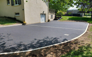 Cour en enrob� � chaud23736