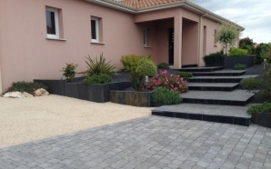 Entr�e de maison en pavage2965