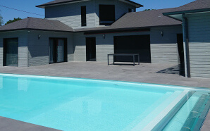 Plage de piscine en dallage sur plots20653