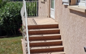 Entre de maison escaliers en Hydrostar22265