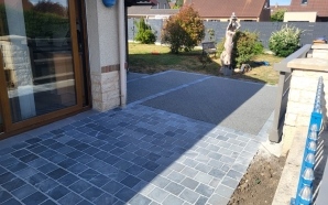 Entrée de maison en dallage  pavage et Hydrostar®22418