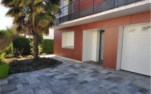 Entr�e de maison en dallage4465