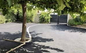 Cour en enrob� � chaud11587