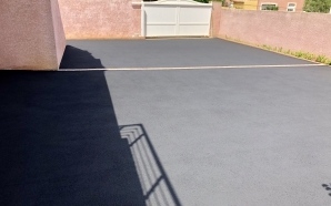 Cour en enrob� � chaud13026