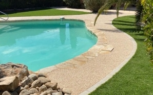 Plage de piscine en Dm green et Hydrostar15000