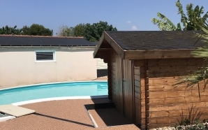 Plage de piscine en grs crame, Hydrostar et terrasse sur plots15164