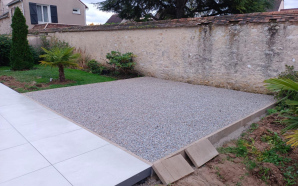 Plage de piscine en Alvostar, bordures haute couture, grs crame, Pav la couture et prparation du terrain20454