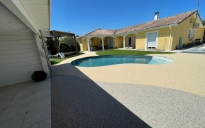Plage de piscine en Dm green et Hydrostar22570
