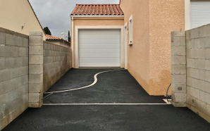 All�e de garage en enrob� noir � chaud8787