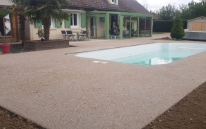 Plage de piscine en bton decoratif9429