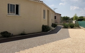 Cour en Gravistar� et enrob� rouge � chaud9483