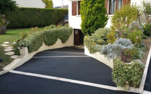 All�e de garage en enrob� noir � chaud3681