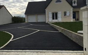 Cour en enrob� noir � chaud3870