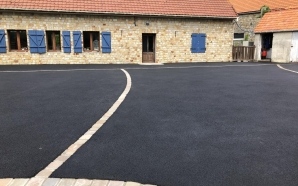 Cour en enrob� � chaud11430