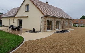 Entrée de maison en Alvéostar®, grès cérame, Hydrostar® et Pavé la couture®11505