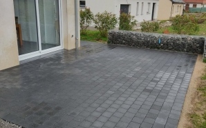 Terrasse en pavage newhedge noir rectifi12146