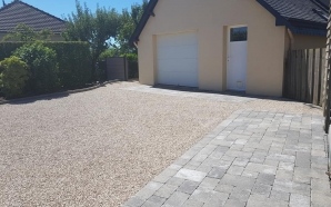 Cour en Alvéostar® et pavage dallage13829