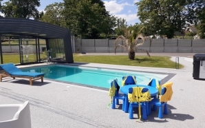 Plage de piscine en Hydrostar® et Pavé la couture®13952