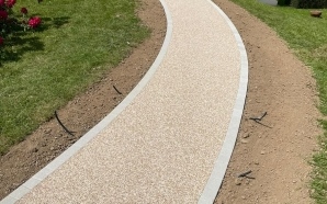 Allée piétonne en Hydrostar® et Pavé la couture®14550