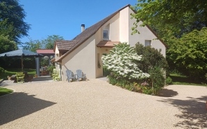 Cour en Alvéostar®, Gravistar®, grès cérame et Pavé la couture®14581