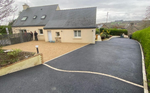 Cour en enrob� � chaud17339