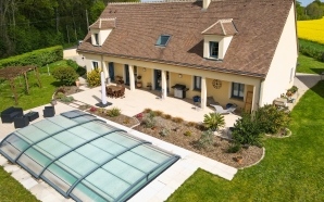 Terrasse en Boib et pavage dallage Piscine avec abri et massif paysager17528