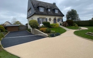 Cour en enrob� � chaud et Hydrostar�18374