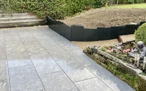 Terrasse en Alvostar, dallage et soutnement Ardoise22942