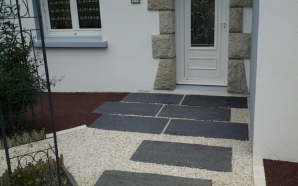 Entr�e de maison en dallage2150