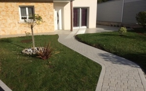 Entr�e de maison en pavage4629
