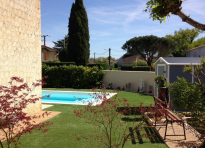 Plage de piscine style Classic Chic � Bergerac