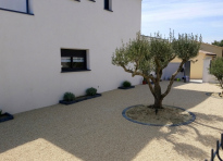 Am�nagement Cour � La Garde Adhemar