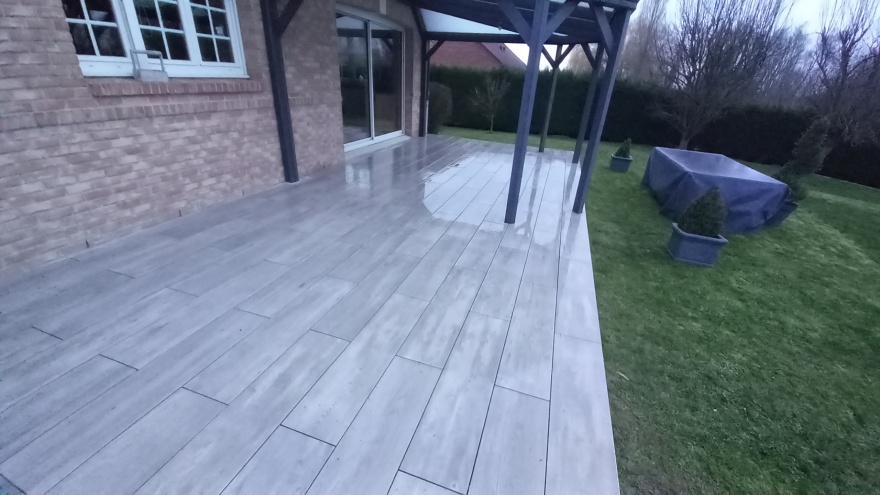 Terrasse en grs crame