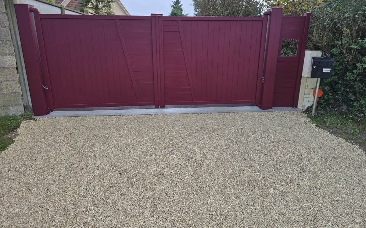 Alle de garage en enrob rouge  chaud, Gravistar beige et Pav la couture