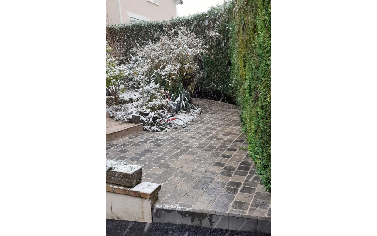 Chemin en dallage