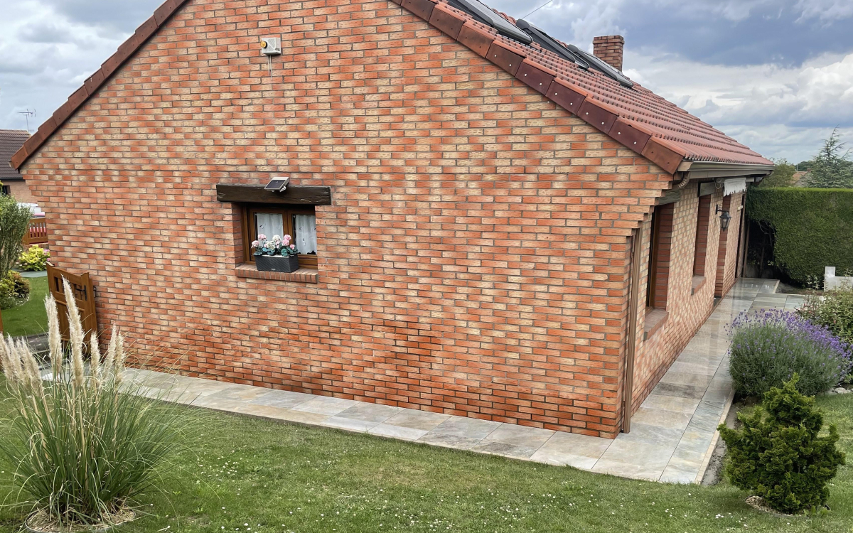 Alle pitonne en dallage sur plots et grs crame